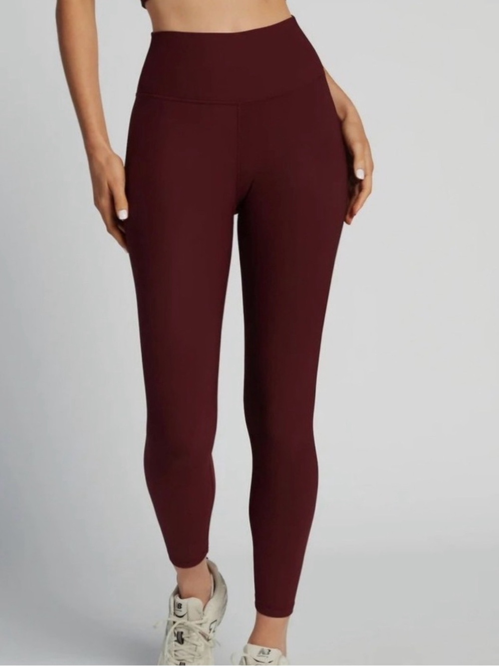 Wilo the Label 7/8 Leggings in Burgundy - size small